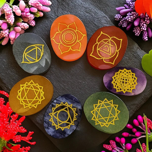 7 Chakra Set  7Chakra Healing Crystal Plam Stone Set, Engraved Gold Chakra Symbols, Polished Worry Stones For Meditation, Reiki, and Anxiety Relief